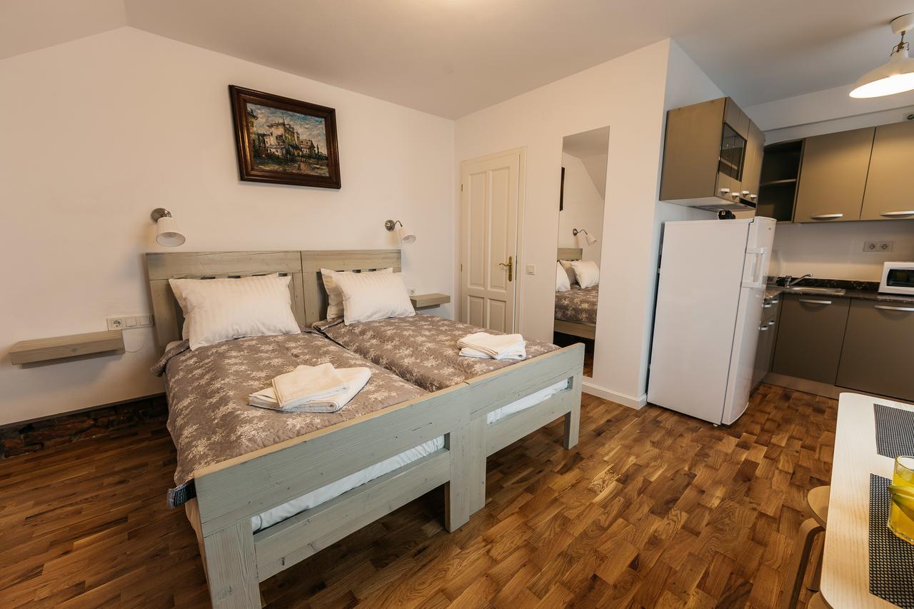 Yellowboot Aparthotel Sibiu Exterior photo
