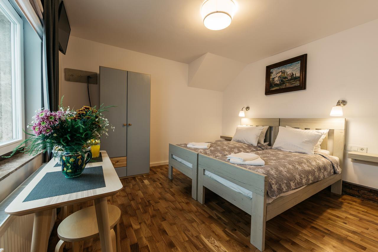 Yellowboot Aparthotel Sibiu Exterior photo