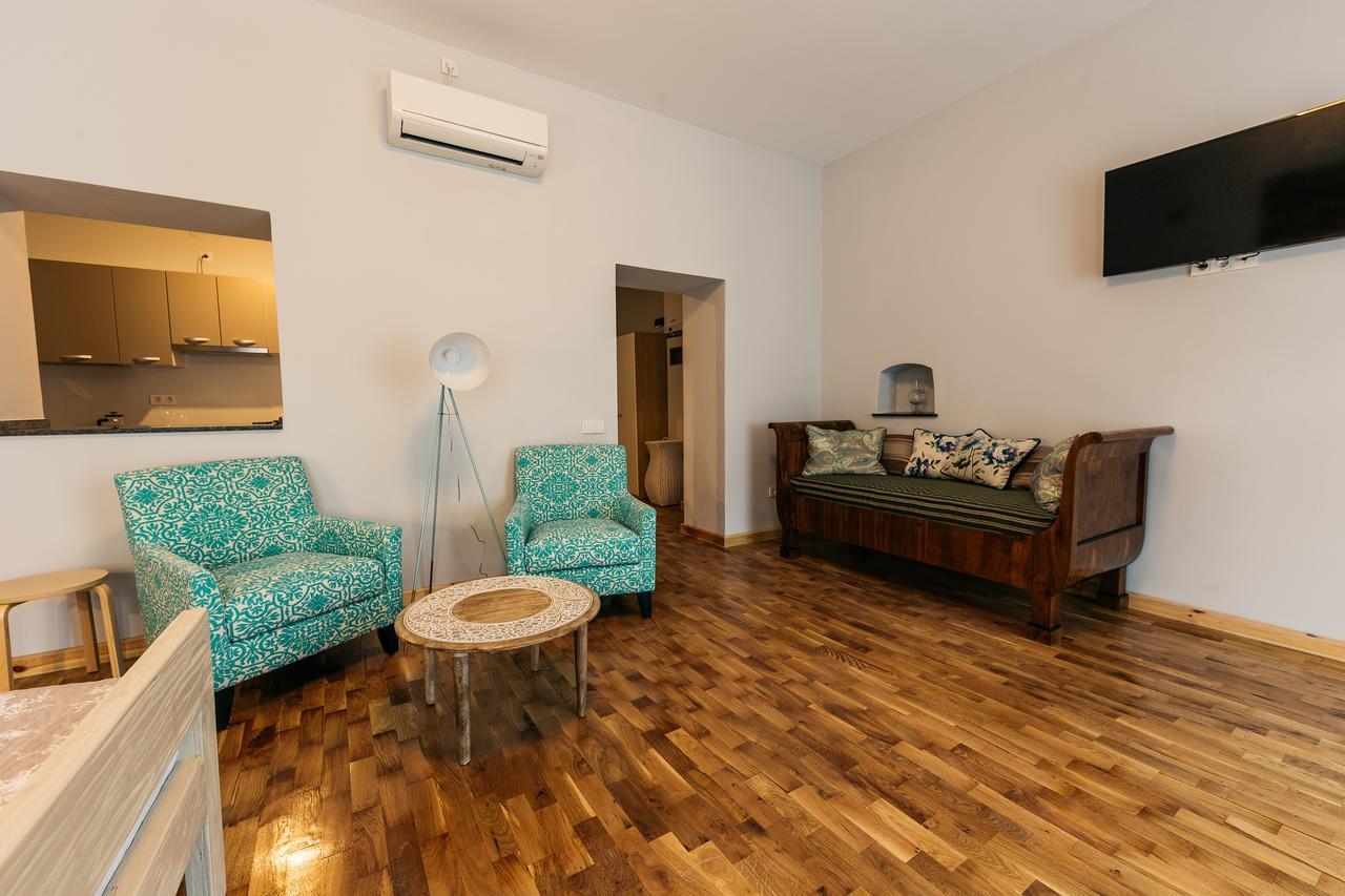 Yellowboot Aparthotel Sibiu Exterior photo